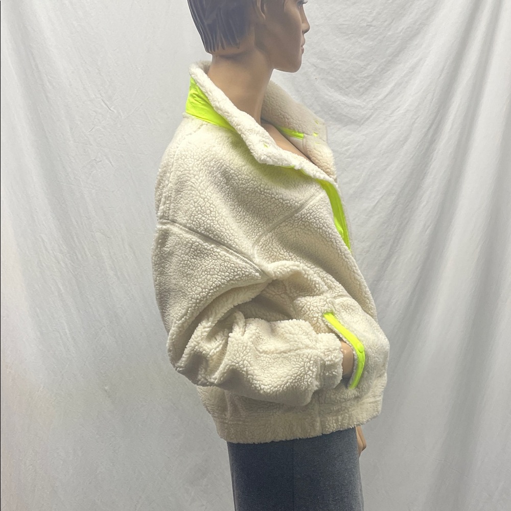 Old Navy Active Cream and Neon Yellow Jacket NWOT - Picture 5 of 10